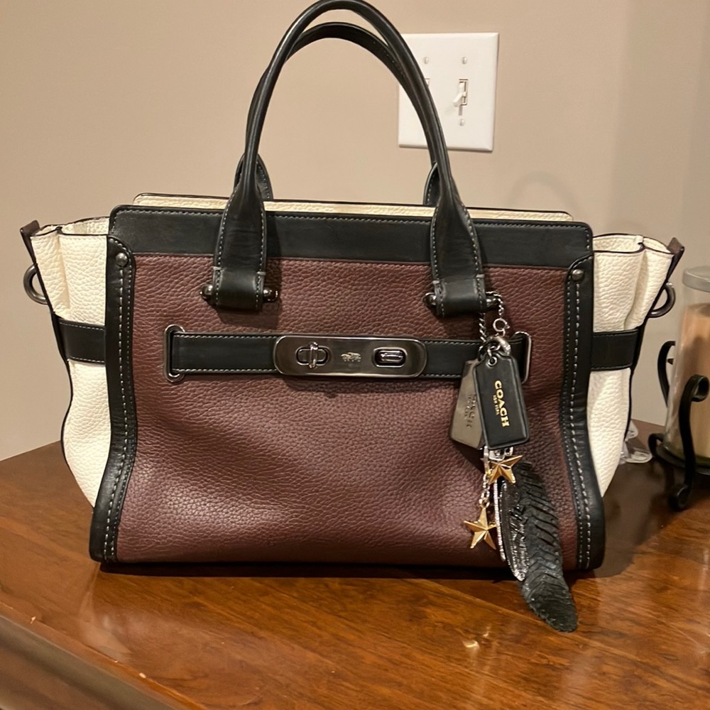 Beautiful large coach bag